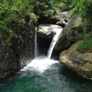 Turismo na Cachoeira das Andorinhas MG natureza paisagens